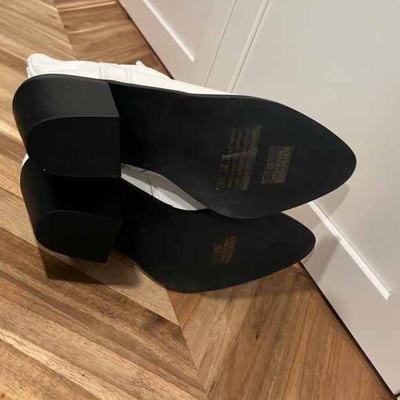 NIB white boots by Chase and Chloe 8.5 synthetic and Cute! - Picture 4 of 16